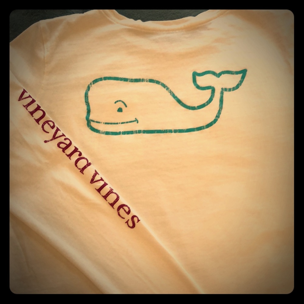 Vineyard Vines logo tee